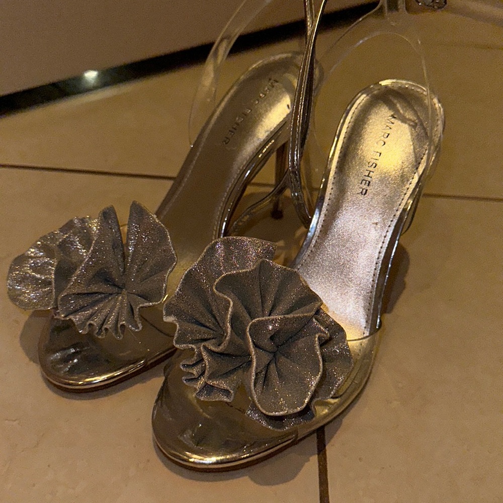 MARC FISHER CLEAE SILVER BOW HEELS